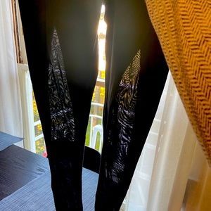 ALO motion legging medium size 6